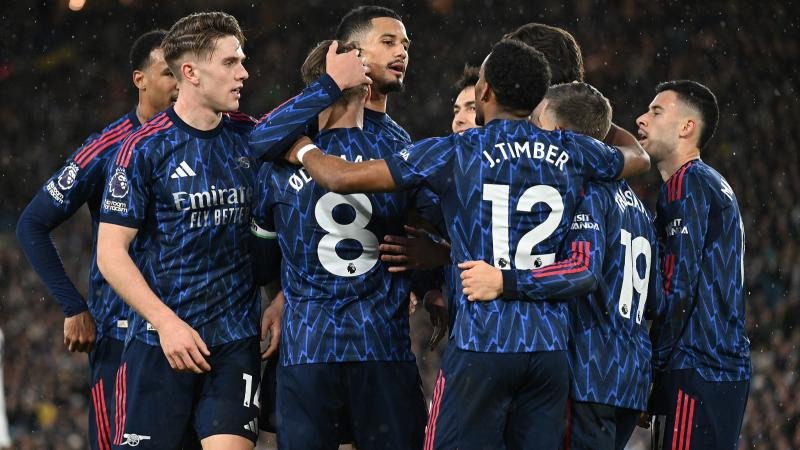 广厦击败新疆，新帅格兰场边连连叹气，球迷波波维奇来了也白搭